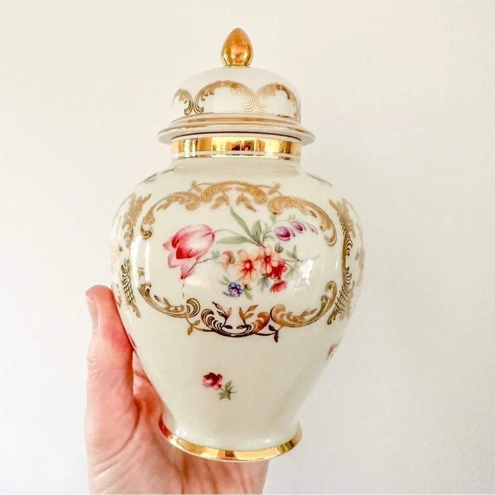 ZEH Scherzer Bavaria Germany Vintage Porcelain China Lidded small Urn
